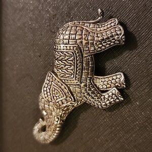 Vintage Silver Tone Lucky Elephant 🐘 Brooch